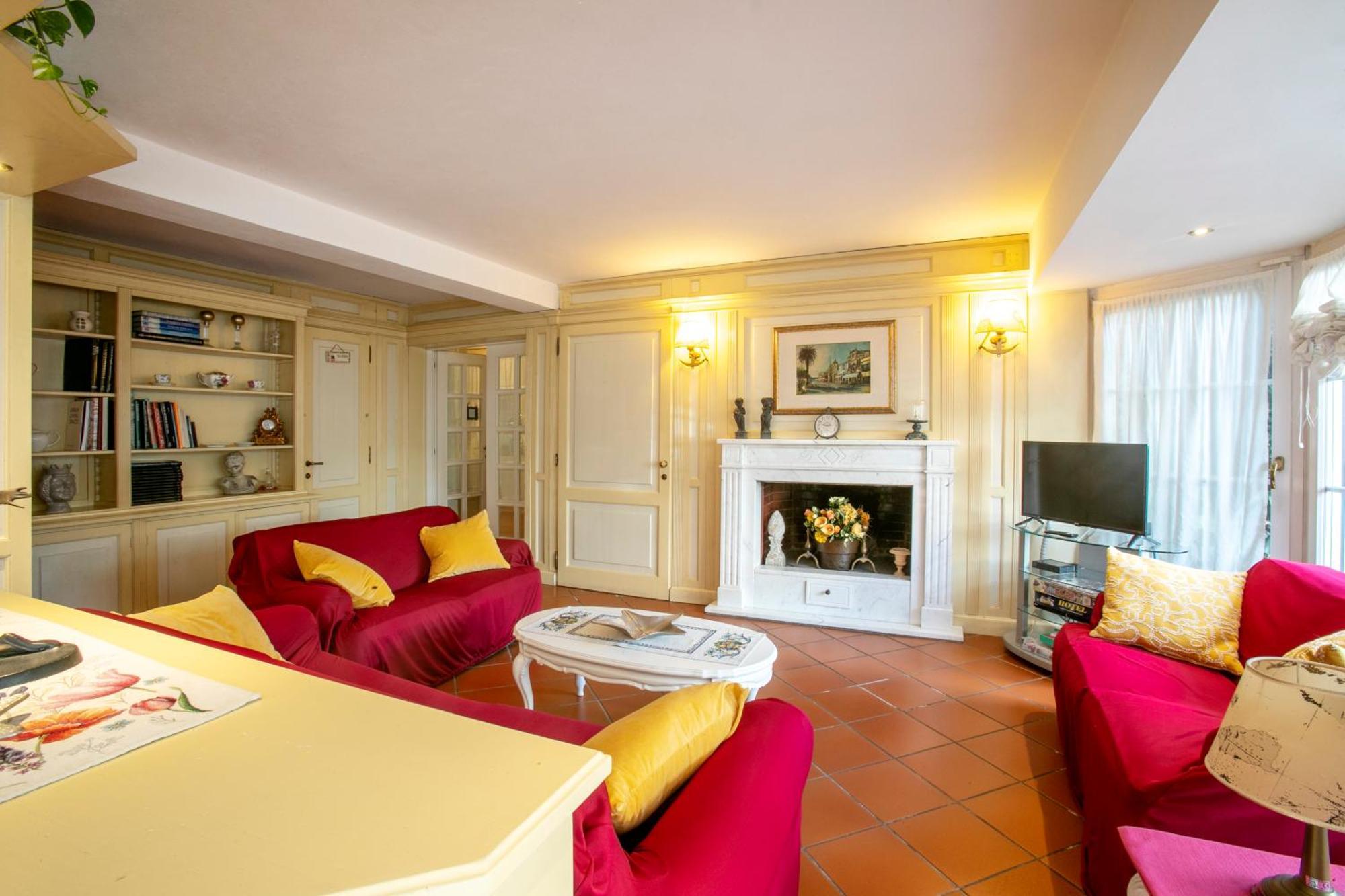 Maison Renee Виареджо Екстериор снимка