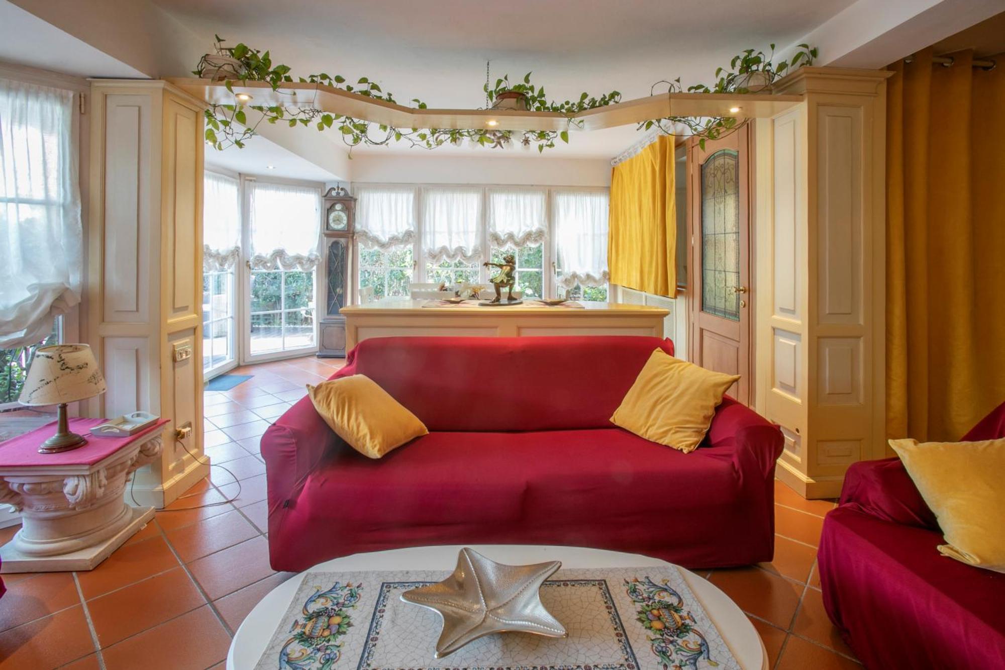 Maison Renee Виареджо Екстериор снимка