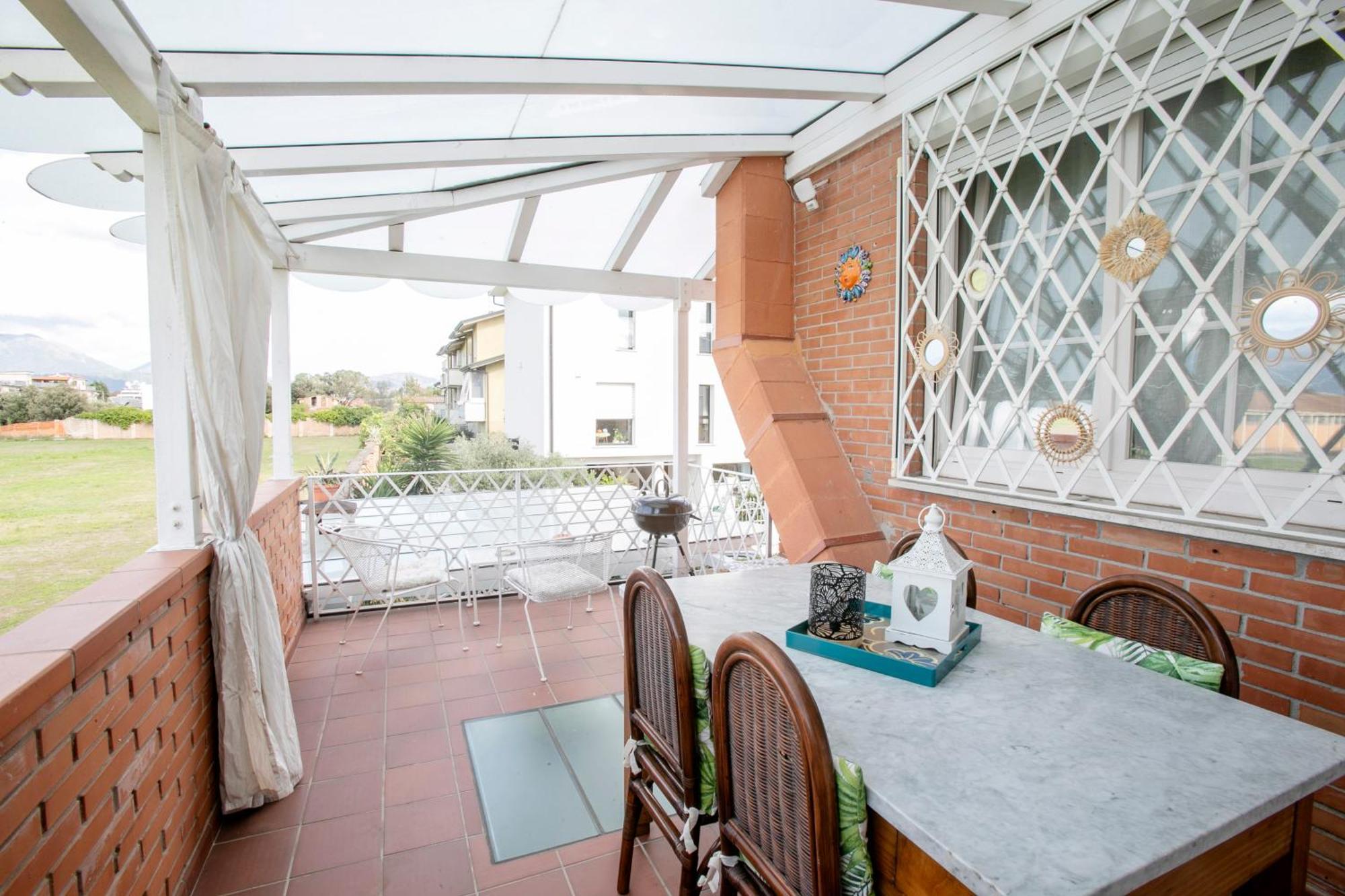 Maison Renee Виареджо Екстериор снимка