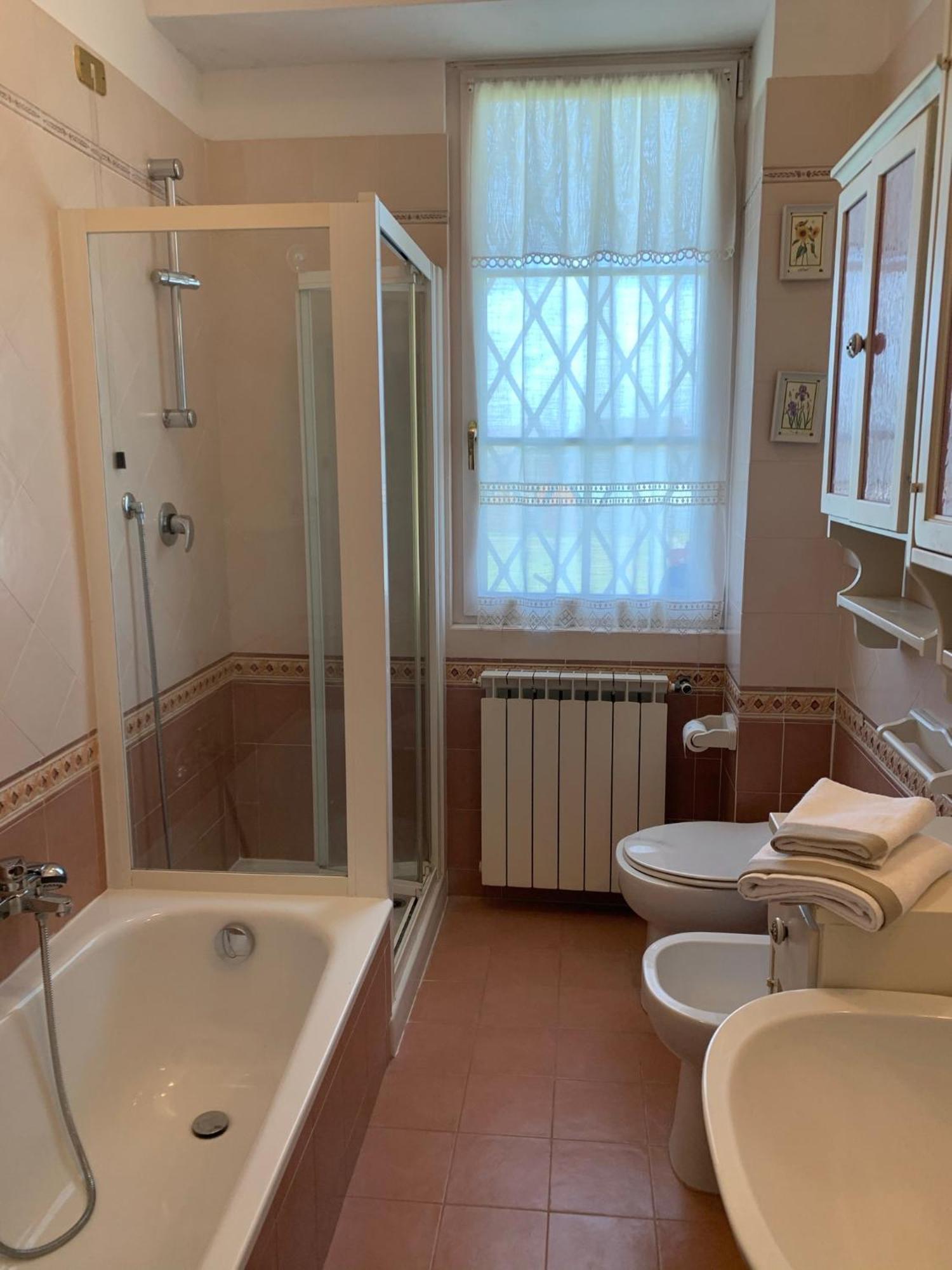 Maison Renee Виареджо Екстериор снимка
