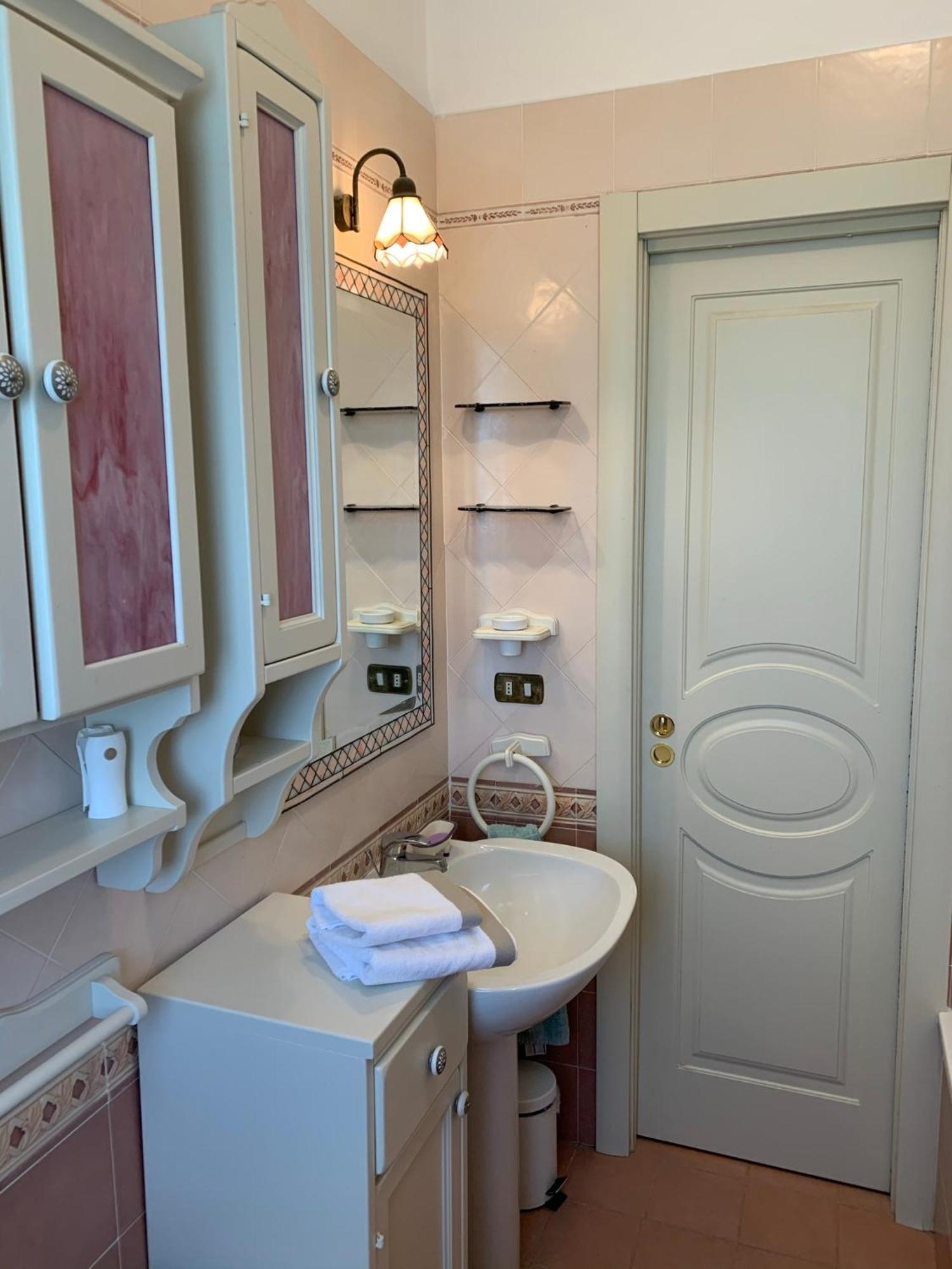 Maison Renee Виареджо Екстериор снимка